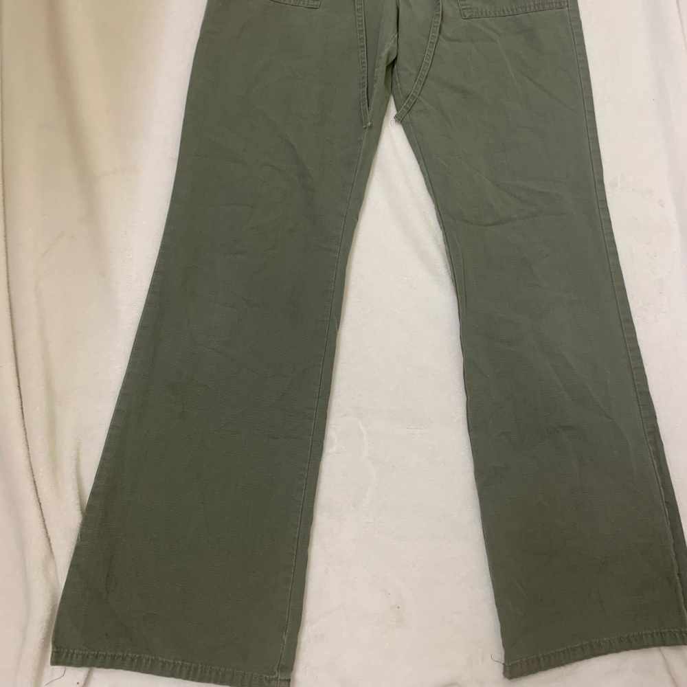 Green low rised pants